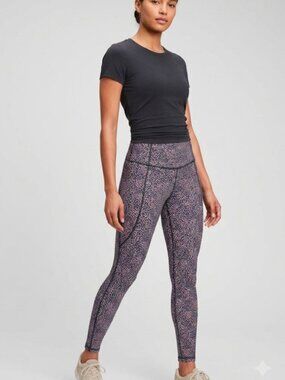 NWT Gap Fit Blackout Tech. Leggings Med Tall Navy Confetti Print Yoga